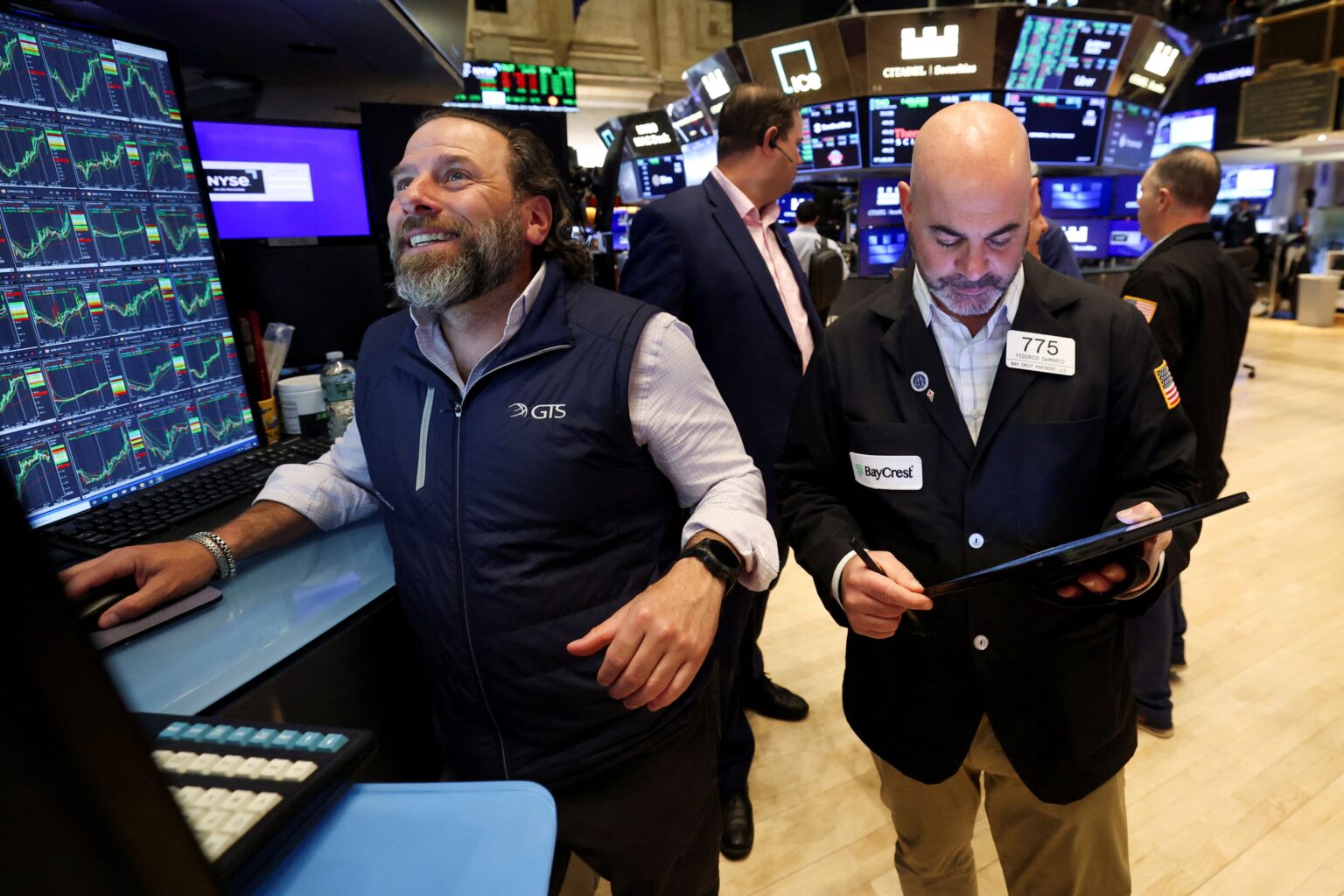 European Stocks Open Higher as Oil Prices Rise and Investors Eye Corporate Earnings